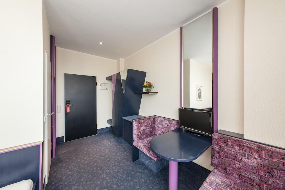 Hotel Mirage Duesseldorf-Нойс Екстер'єр фото